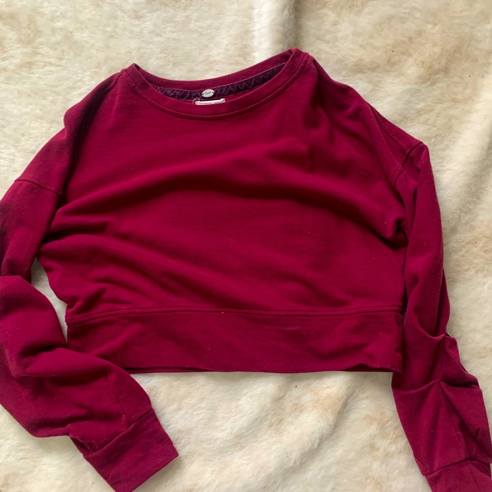 Crop top burgundy sweatshirt